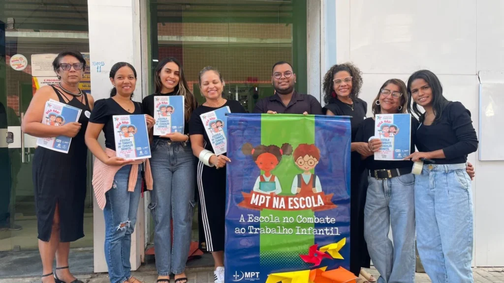 Secretaria de Educação de Juazeiro promove ação de conscientização sobre combate ao trabalho infantil