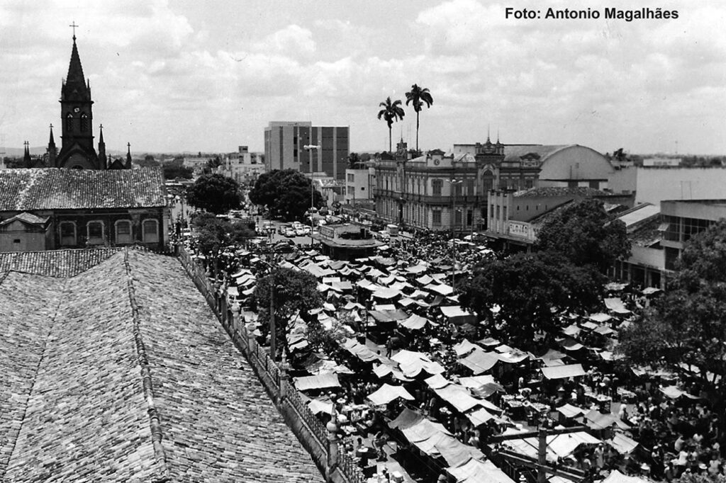 Feira livre icônica reaparece após quase meio século