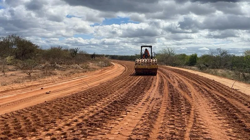 Sertão do São Francisco: Pavimentação de acessos a distritos e povoados tem o investimento de mais de R$ 22 milhões