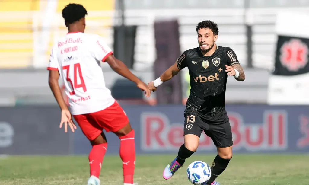 De olho no G4, Botafogo recebe Bragantino neste sábado pelo Brasileiro