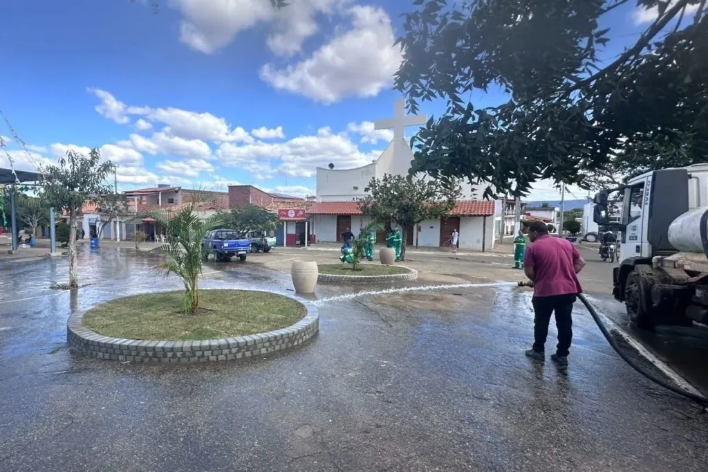 Prefeitura promove intervenções de paisagismo na praça central de Bate-Pé