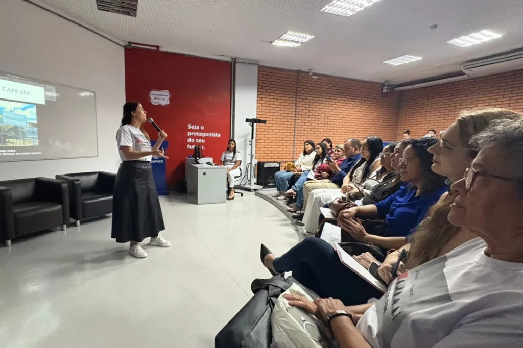 Saúde sensibiliza odontólogos da rede municipal para fluxo de atendimento ao paciente tabagista