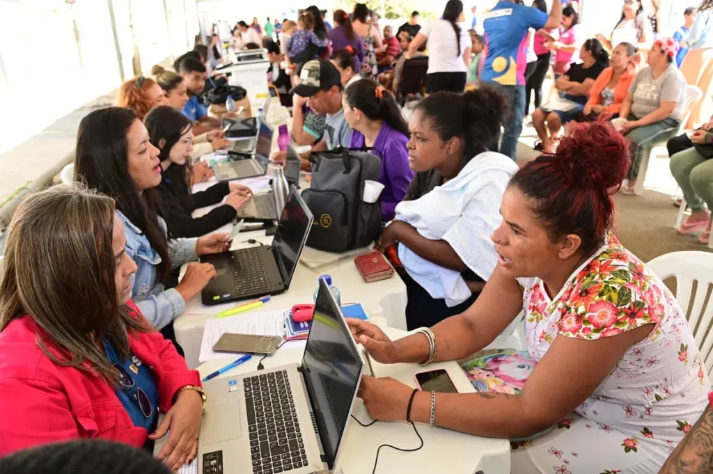 Suas na Comunidade: Prefeitura realizou diversos serviços para famílias dos residenciais Ipê e Pau Brasil neste sábado