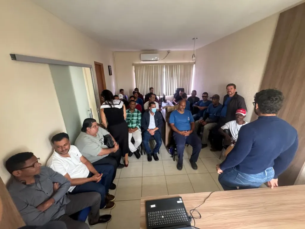 Nast oferece grupo terapêutico “Homens que inspiram” para servidores do setor de limpeza pública