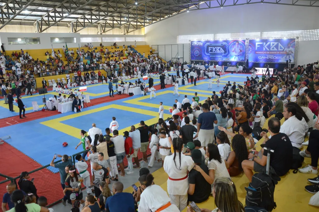 Prefeitura reabre Oyama Pinto com campeonato da Federação de Karatê da Bahia