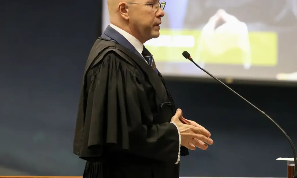 Ex-comandante não colocou Marinha à disposição do golpe, alega defesa