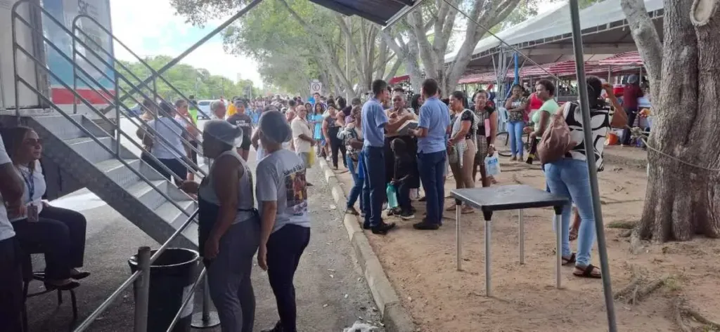 Feirense sofre, no SAC, para obter nova Carteira de Identidade; vereador sugere mutirão