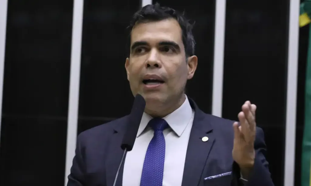 Deputado alvo da PF diz que destinou recursos para cesta básica