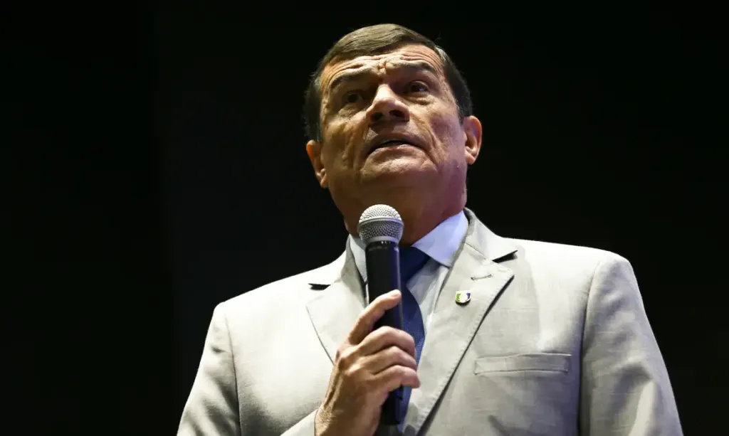 Ex-ministro atuou para demover Bolsonaro da ideia de golpe, argumenta defesa