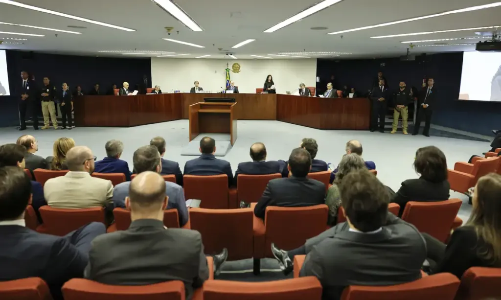 STF terá sessão extra para continuidade de julgamento de Bolsonaro