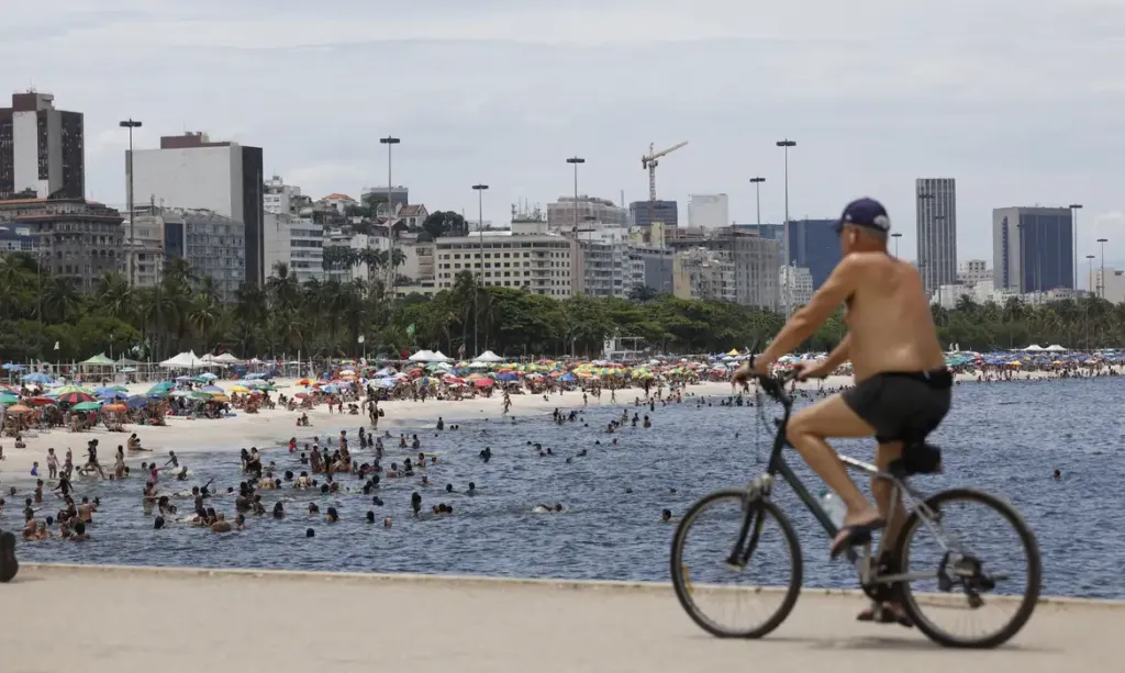 Rio teve um dia de sol forte, mas o final de semana o tempo muda