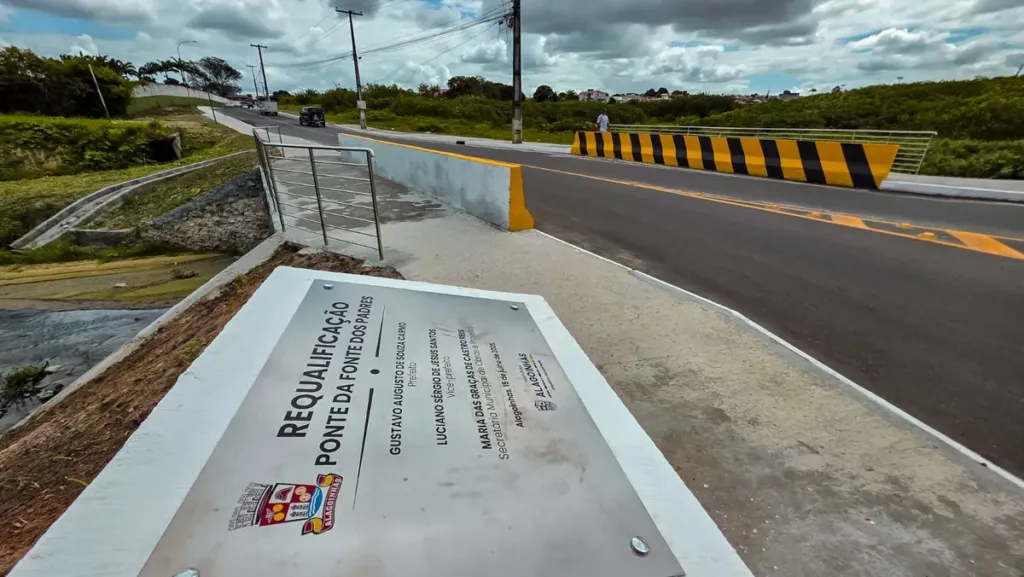 Prefeito Gustavo Carmo visita obras em locais danificados pela chuva