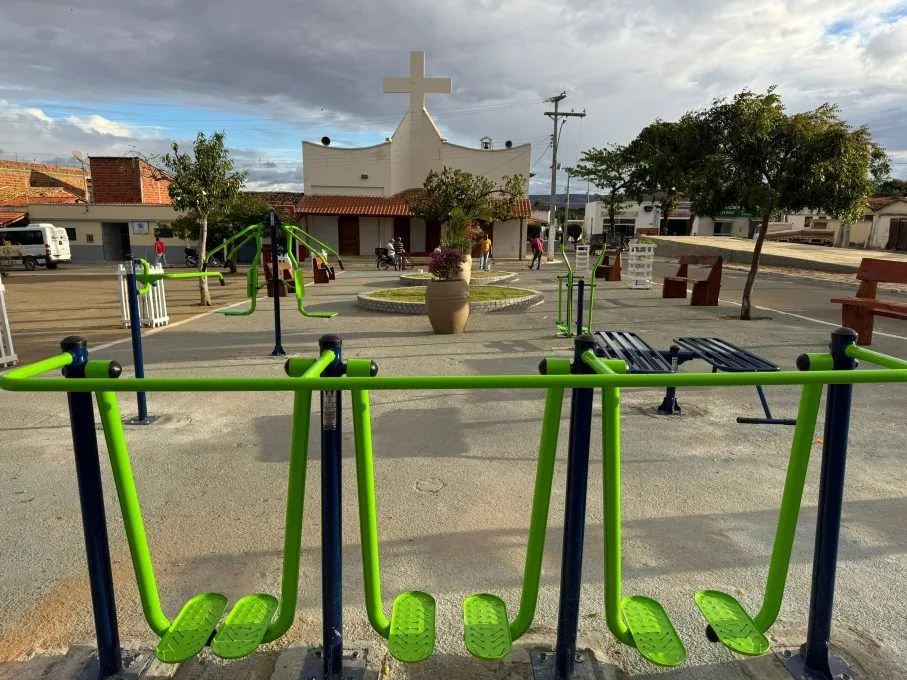 Totalmente revitalizada pela Prefeitura, praça do distrito de Bate-Pé amplia opções de lazer para a população