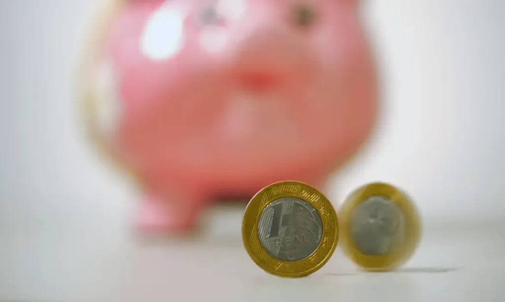 Poupança tem retirada líquida de R$ 7,6 bilhões em agosto