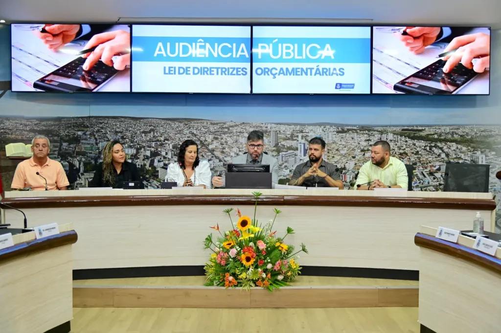 Prefeitura e Câmara Municipal realizam audiência para discussão da LDO 2026