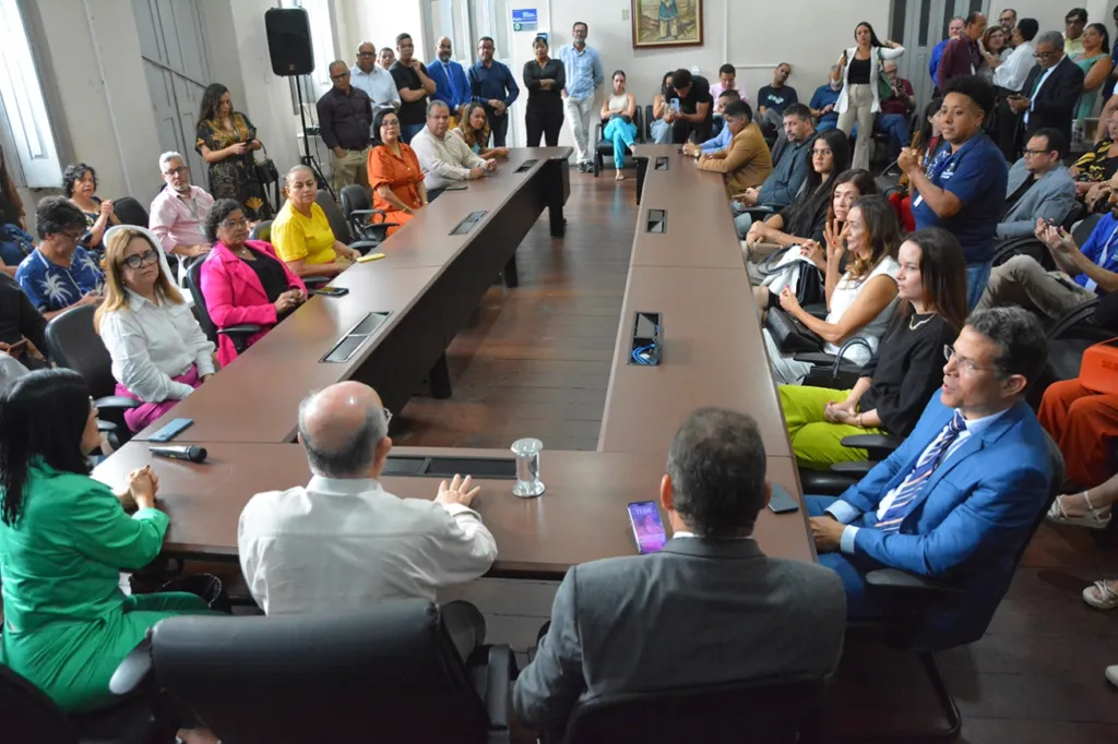 José Ronaldo empossa novos membros do Conselho Municipal de Políticas Públicas sobre Drogas