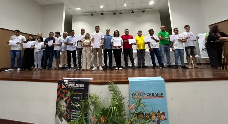 Setre entrega certificados a 260 alunos dos programas de qualificação profissional Manuel Querino e Qualifica Bahia